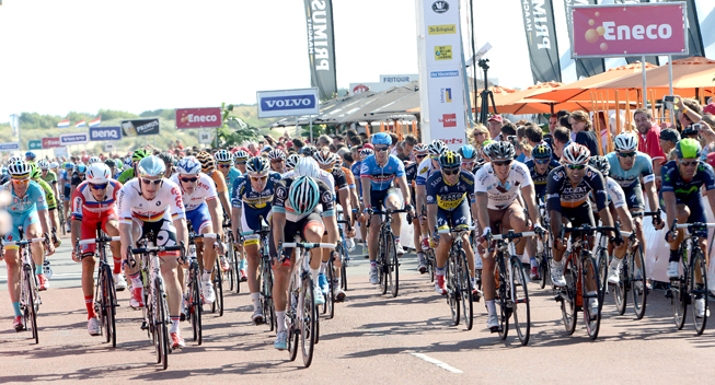 Eneco Tour 2013 3 etape Hovedfeltet krydser stregen