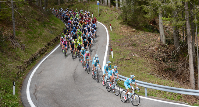 Giro2013 11 etape peloton