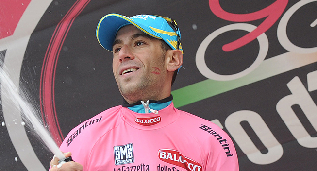 Giro2013 14 etape Vincenzo Nibali podiet