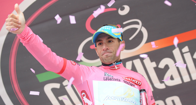 Giro2013 14 etape Vincenzo Nibali podiet 