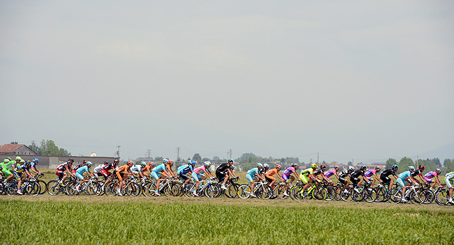 Giro 17 etape peloton 