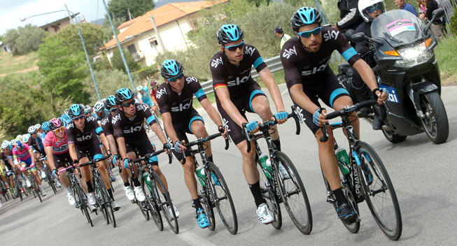 Giro2013 3 etape Team Sky arbejder 