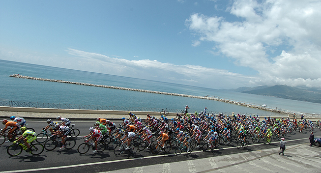 Giro2013 4 etape peloton