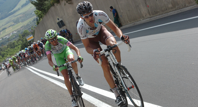 Giro2013 5 etape Valvole Bardiani og Ben Gastauer angreb