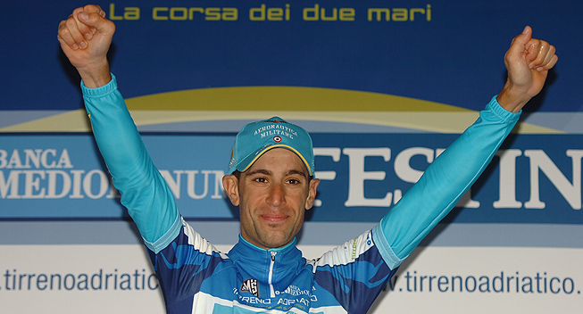 Tirreno-Adriatico 7 etape Vincenzo Nibali podiet