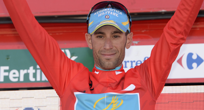 Vuelta 2013 2 etape Vincenzo Nibali podiet red jersey