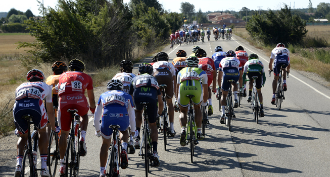 Vuelta 2013 17 etape Echelons sidevind