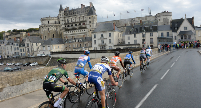 Paris Tours peloton    