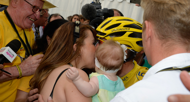 Tdf 2014 21 etape Vincenzo Nibali med kone og barn