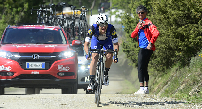 Giro 2016 8 etape Gianluca Brambilla angreb