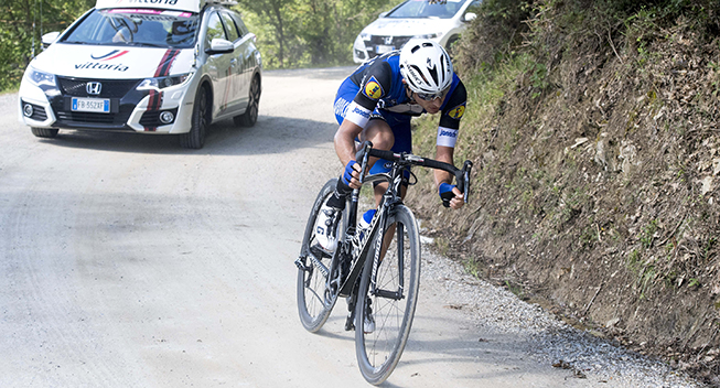 Giro dItalia 2016 8 etape Gianluca Brambilla angreb