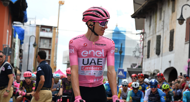 LIVE: Giro-heltene hyldes - Norsgaard vælter i finalen i Frankrig