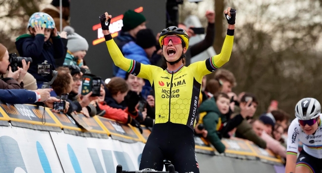 Suveræn legendesejr i Vueltaen - Norsgaard udgår